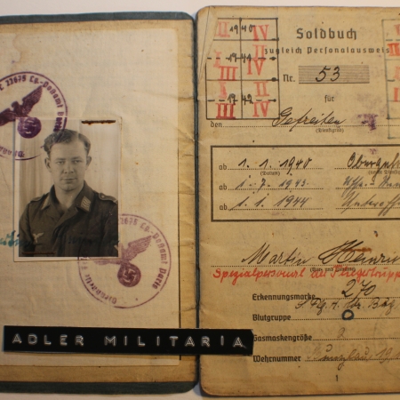 SOLDBUCH - MARTIN HEINRICH - FJ Regiment KIA GERMANY! TWO ID PHOTOS!