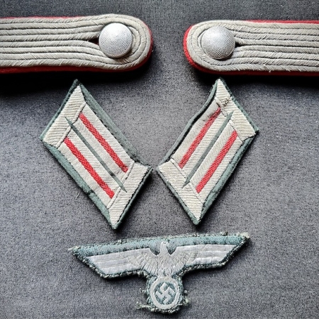 WWII German Army Insignia Set - Leutnant in Artillery- Good Condition (Layaway)
