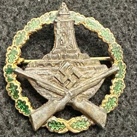 WWII German  Deutscher Reichskriegerbund – Kyffhäuserbund - Shooting award produced in fire gilded tombac with green enamel wreath