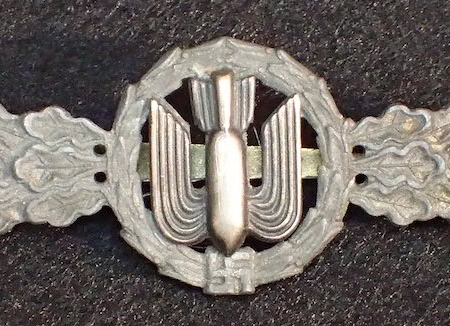 WWII Luftwaffe Medal Frontflugspange in Gold - Original