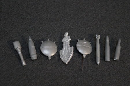 WWII German Winter Hilfswerk Set - Free Shipping! - Image 4