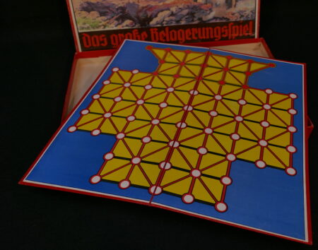 Original WWII German Board Game " Das grosse Belagerungsspiel" - Image 8