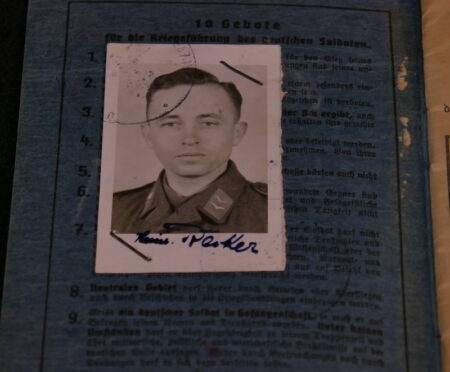Original WWII German Luftwaffe Soldbuch - Obergefreiter Heinrich Becker - Luftgau-Nachrichten-Regiment Moskau