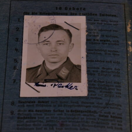 Original WWII German Luftwaffe Soldbuch - Obergefreiter Heinrich Becker - Luftgau-Nachrichten-Regiment Moskau
