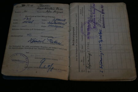 Original WWII German Luftwaffe Soldbuch - Obergefreiter Heinrich Becker - Luftgau-Nachrichten-Regiment Moskau - Image 5