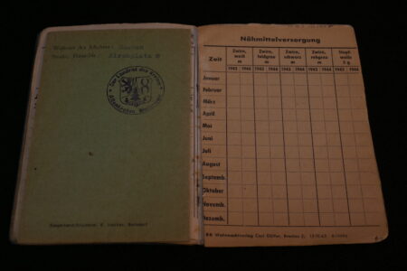 Original WWII German Luftwaffe Soldbuch - Obergefreiter Heinrich Becker - Luftgau-Nachrichten-Regiment Moskau - Image 15
