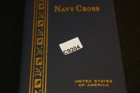 Post-WWII US Navy Cross with Issue Case - Image 6