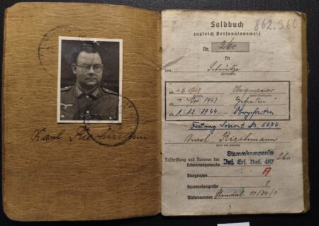 Original WWII German Wehrmacht Soldbuch - Obergefr Riechmann - Festung Lorient - Festung Lorient -  Bataillon Böck - RARE! - Image 2