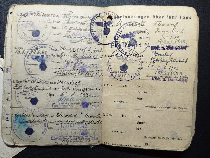 WWII Luftwaffe Soldbuch - Unteroffizier Herbert Richter - Schwere Flak Abteilung 231 - Iron Cross First Class / Flak Badge - 8.8cm Flak - Portrait Photos  - Oder 1945 - Image 29