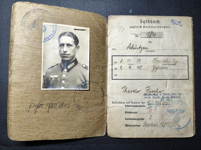 WWII Wehrmacht Soldbuch - Gefreiter Theodor Fischer - Grenzwach Regiment 46 - Siege of the Belgian Fortress Aubin-Neufchâteau 1940 !