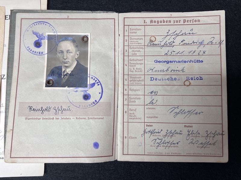 Original WWII German Wehrmacht Wehrpass & Traditions Badge Grouping - Obgefr Reinhold Zschau - Panzer-Aufklärungs-Abteilung 1 - 1 Panzer Division - Iron Cross Certificate - RARE! - Image 4