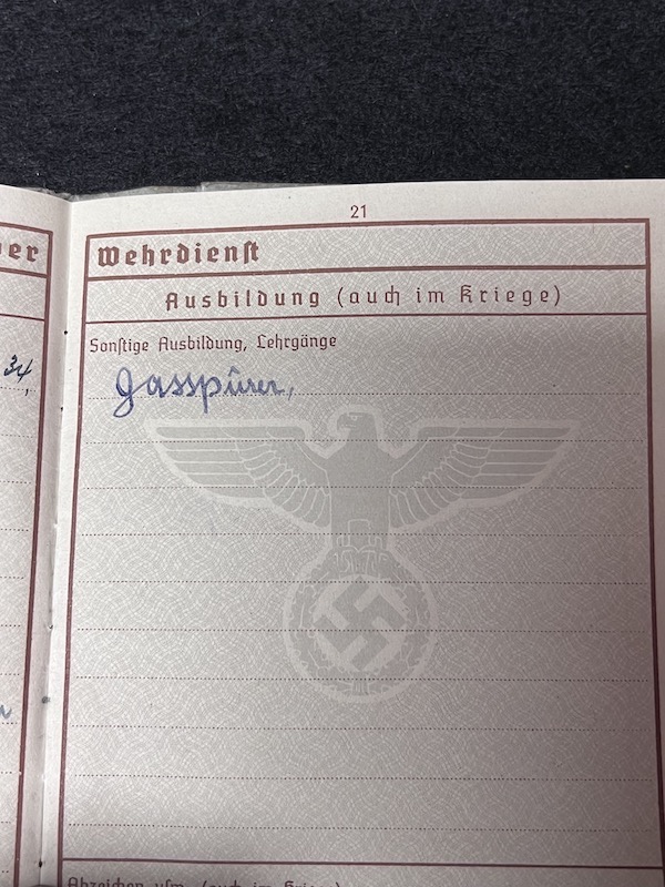 Original WWII German Wehrmacht Wehrpass & Traditions Badge Grouping - Obgefr Reinhold Zschau - Panzer-Aufklärungs-Abteilung 1 - 1 Panzer Division - Iron Cross Certificate - RARE! - Image 9