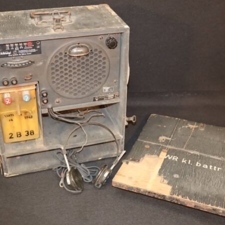 Original German Army WWII Wehrmacht-Rundfunkempfänger - WR kl.battr - 1943 Blaupunkt - Original Rare radio!